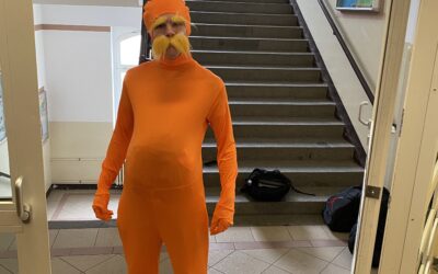 Unbekanntes Wesen im Schulgebäude ;-)